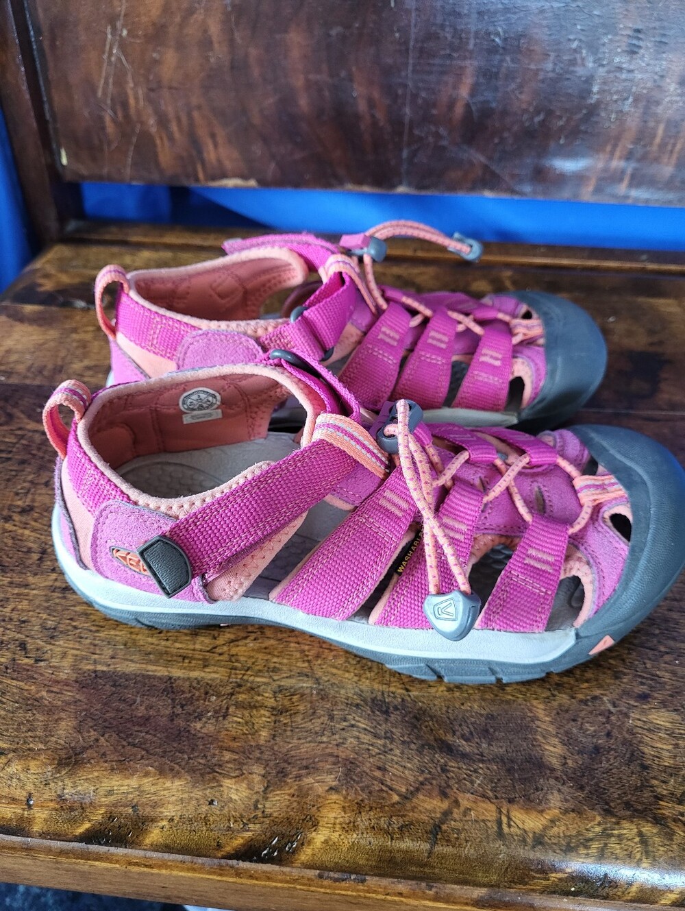 Keen Big Kids Size 3 ( EU35) Sandals Newport H@ Very Berry Fusion Coral Pink